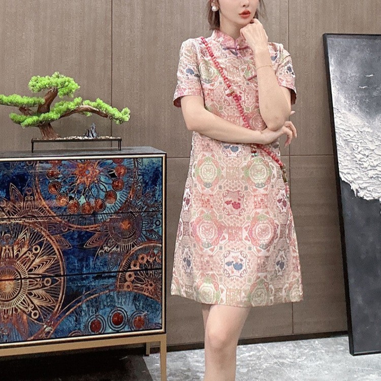 New Chinese-style cheongsam, a high-end, exquisite and super beautiful pink Tang dress with buttons for women in summer pic 2