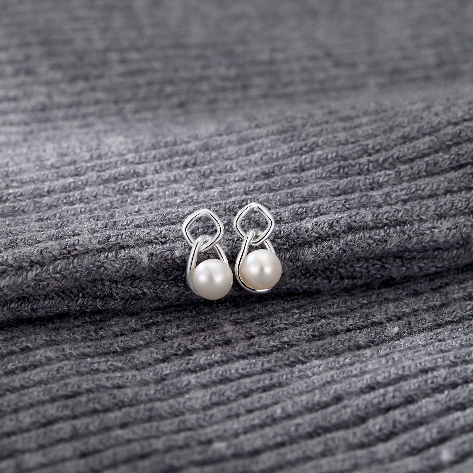 s999 plata esterlina foot light aretes de lujo perla natural agua dulce versión coreana de geometría irregular plata esterlina aretes de cultivo oreja agujero pic 10