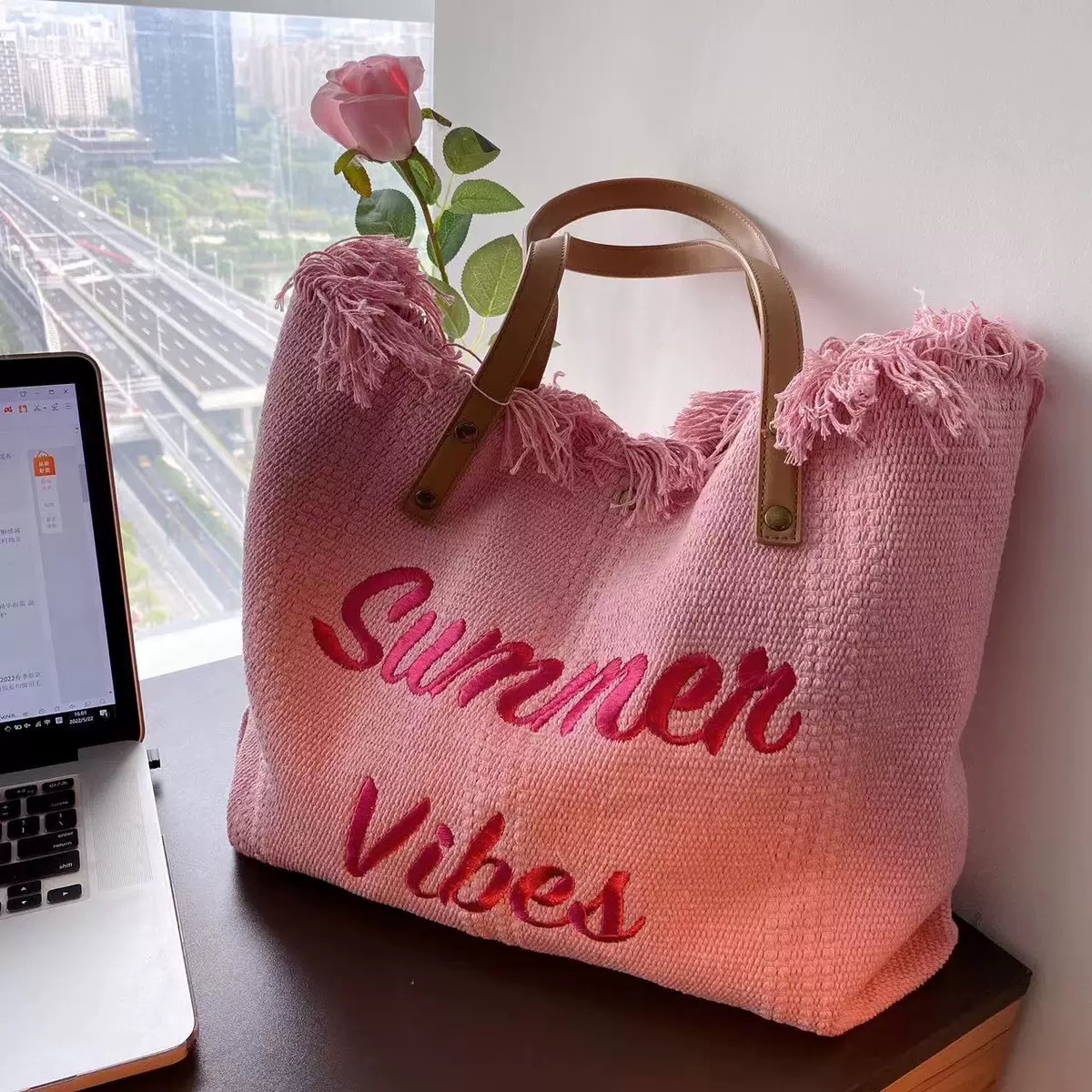 The 2023 new collection of handbags features simple and niche beach bags, travel bags, fringed tote bags, large-capacity single-shoulder bags, and is trendy pic 17