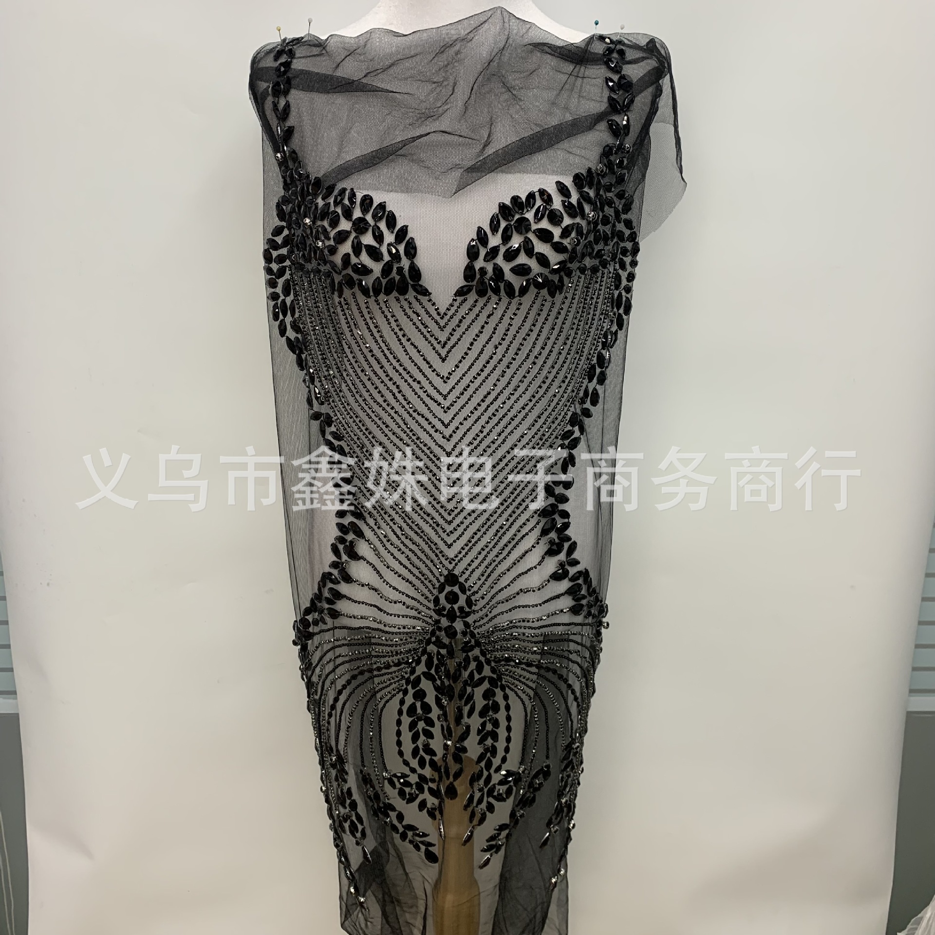 Green high-quality exquisite rhinestones are fashionable and sexy accessories for wedding dresses and evening gowns pic 9