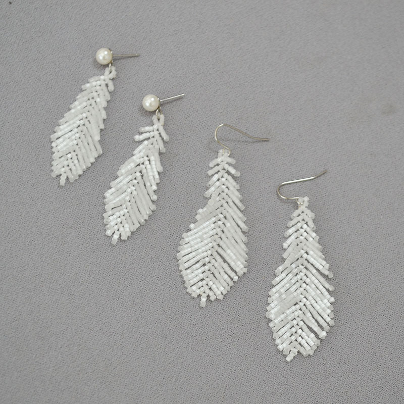 欧美小众设计简约白色羽毛古董珠手工编织个性气质高级感耳环耳饰详情13