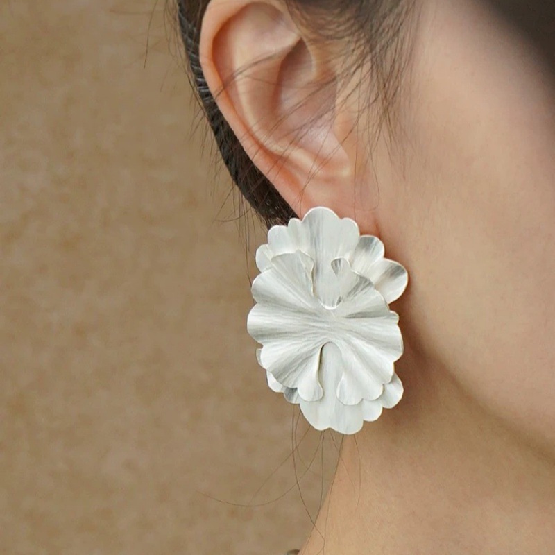 双层花奔耳环女小众设计高级感银色花掰耳钉轻奢时尚夸张气质耳饰详情3