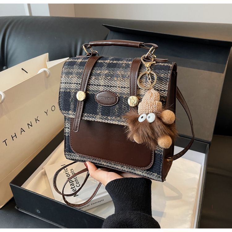 高级感学院风双肩包小众背包2025新款简约格子书包通勤英伦风女包详情16