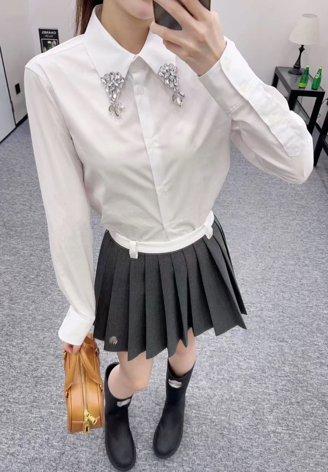 新款高品质P家少女风重工镶钻POLO领百搭简约长袖短款衬衫女详情7