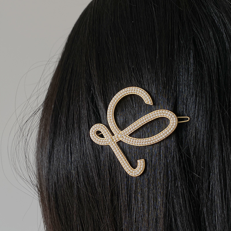 罗家小众设计字母发夹几何镂空新款高级感镀金高档镶嵌珍珠发饰女详情3