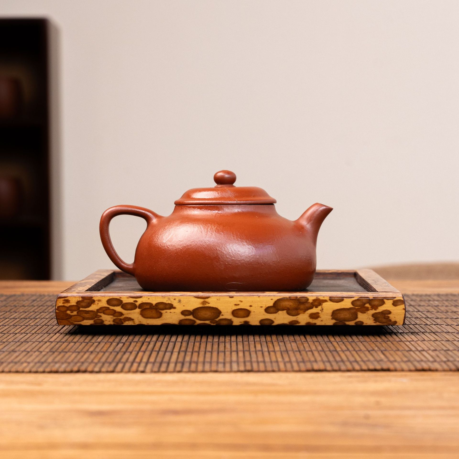 安吉梅鹿竹石面茶托盘 石面茶盘 石头制作竹工艺品 斑竹大漆国潮制品详情6