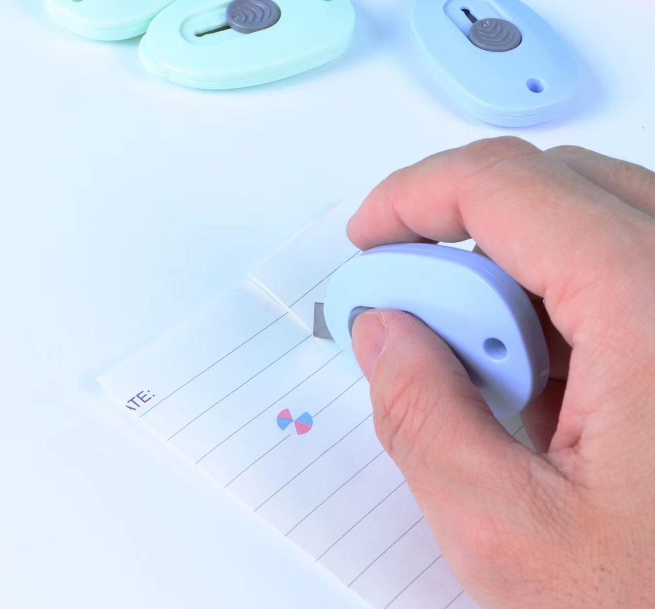 Cute small utility knife with a girlish heart, packing and cutting straps, opening express delivery plastic bags, mini paper cutter, portable knife pic 19