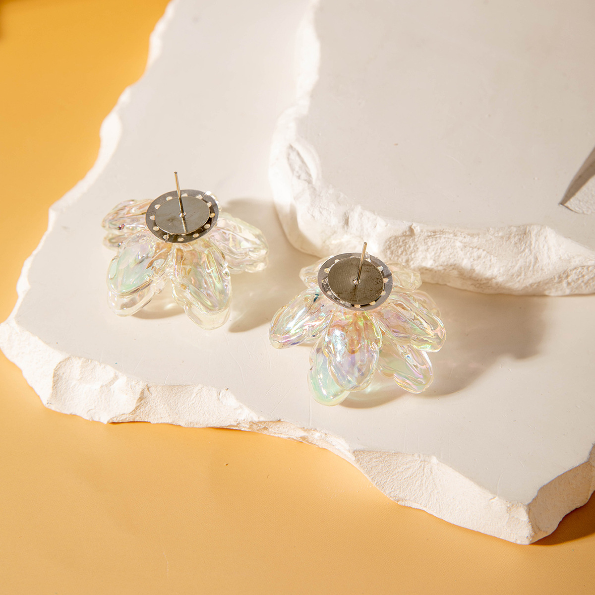 亚马逊跨境清新甜美彩色树脂花瓣花朵耳钉气质多巴胺 耳环耳饰女详情40