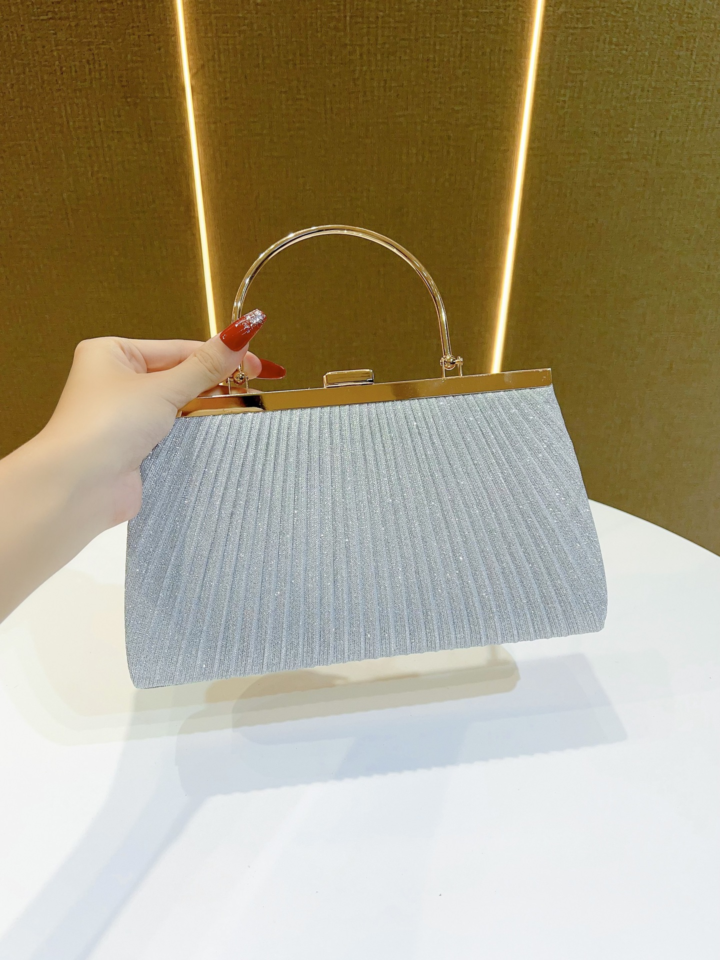 新款闪亮皱褶大容量手提包女公主包斜跨包晚宴包礼服包KTV手袋小详情10