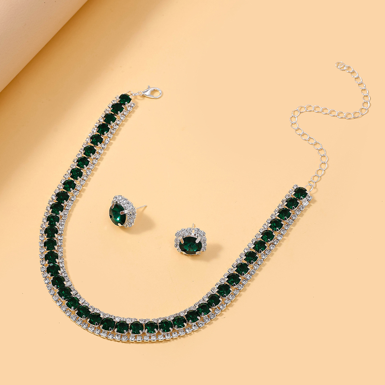 European and American bestsellers, light luxury, niche and exquisite necklaces, versatile, stylish, fashionable and individual two-piece set of necklaces and stud earrings pic 8