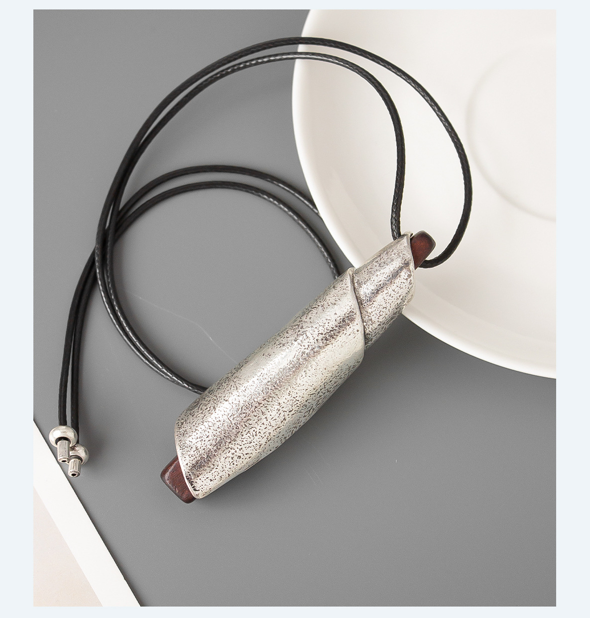 冬季圆管镶木项链复古高级感简约做旧长款简约可调节哨子型毛衣链详情9