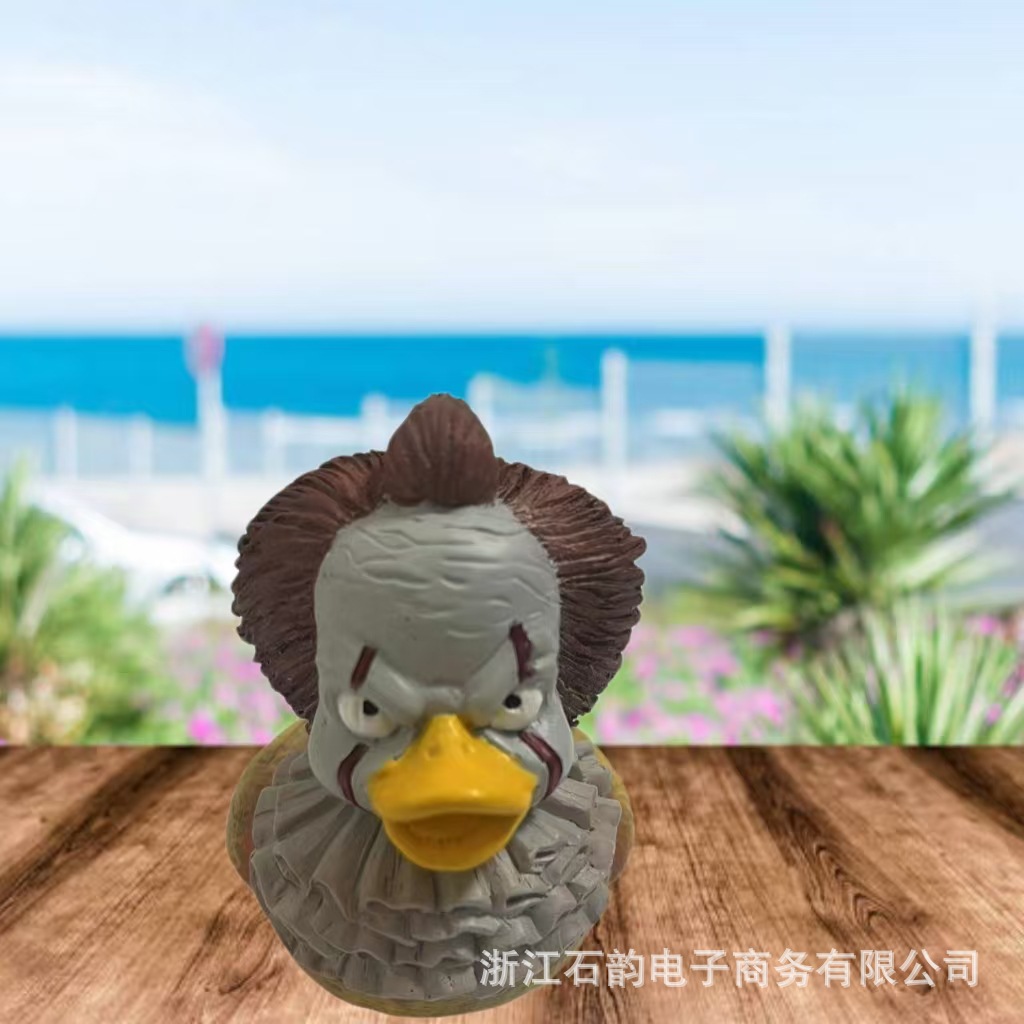 跨境新品厂家直销恐怖电影鸭子雕像万圣节礼物摆件超级有趣礼物详情9