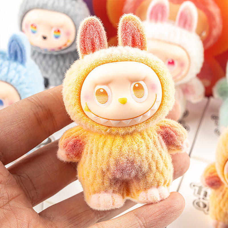 可乐植绒LABUB小摆件儿童玩具摆摊批发潮玩公仔盲袋盲盒潮流详情11