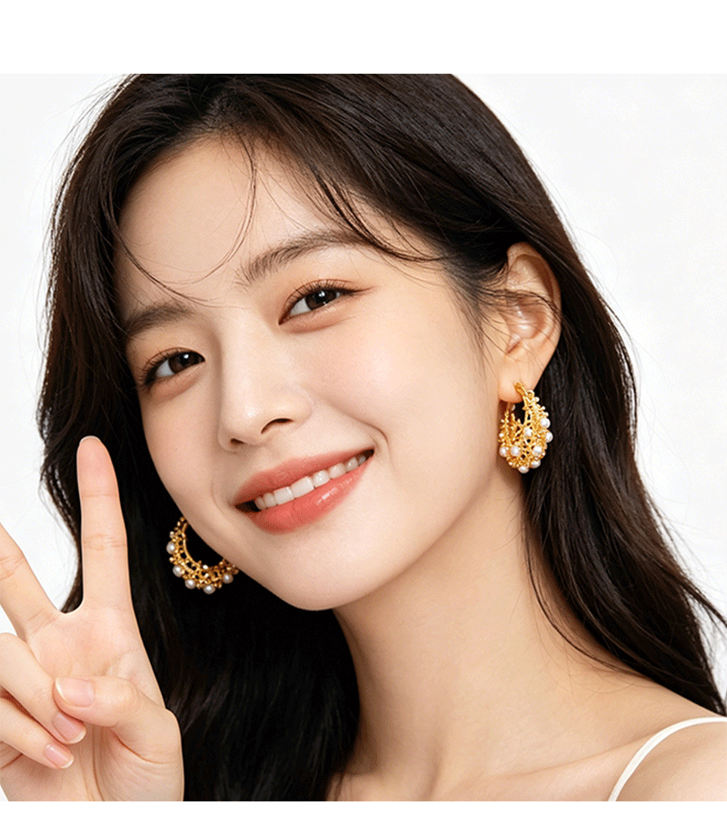 French-style gentle and sweet, super dazzling hollowed-out flower basket ear buckles, elegant and exquisite, cool and refreshing, popular vacation-style earrings pic 9