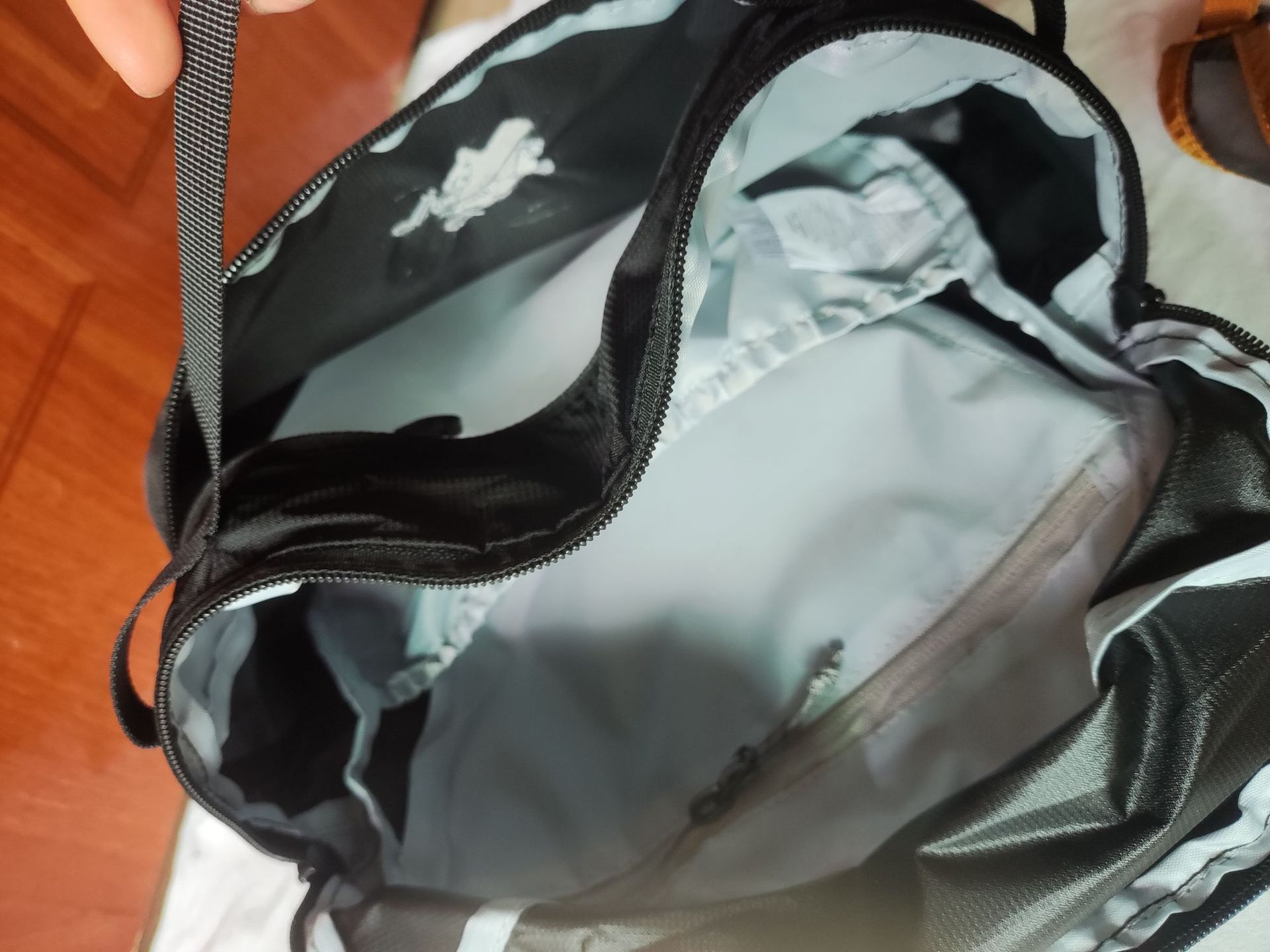 The chicken skeleton backpack heliad15L is a lightweight outdoor hiking backpack for both men and women, and a portable waterproof bag for casual hiking pic 14