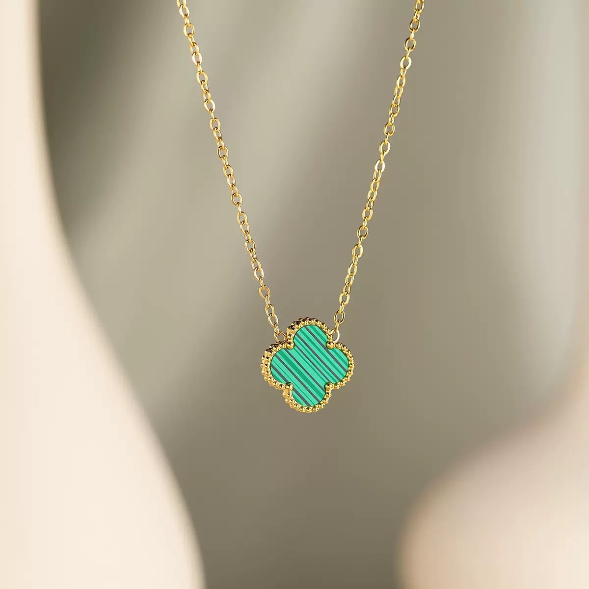 欧美轻奢爆款幸运草贝母双面项链简约时尚气质网红抖音热销款详情4