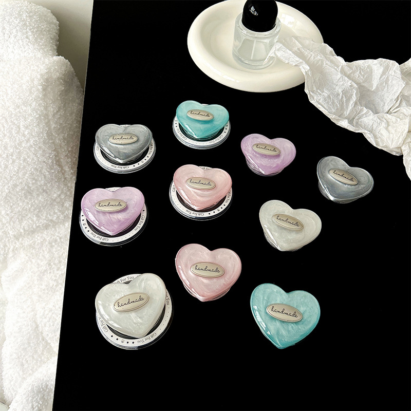 Colorful heart-shaped phone airbag stand, English light luxury ins style, high-end magnetic back sticker, desktop TV watching stand pic 4
