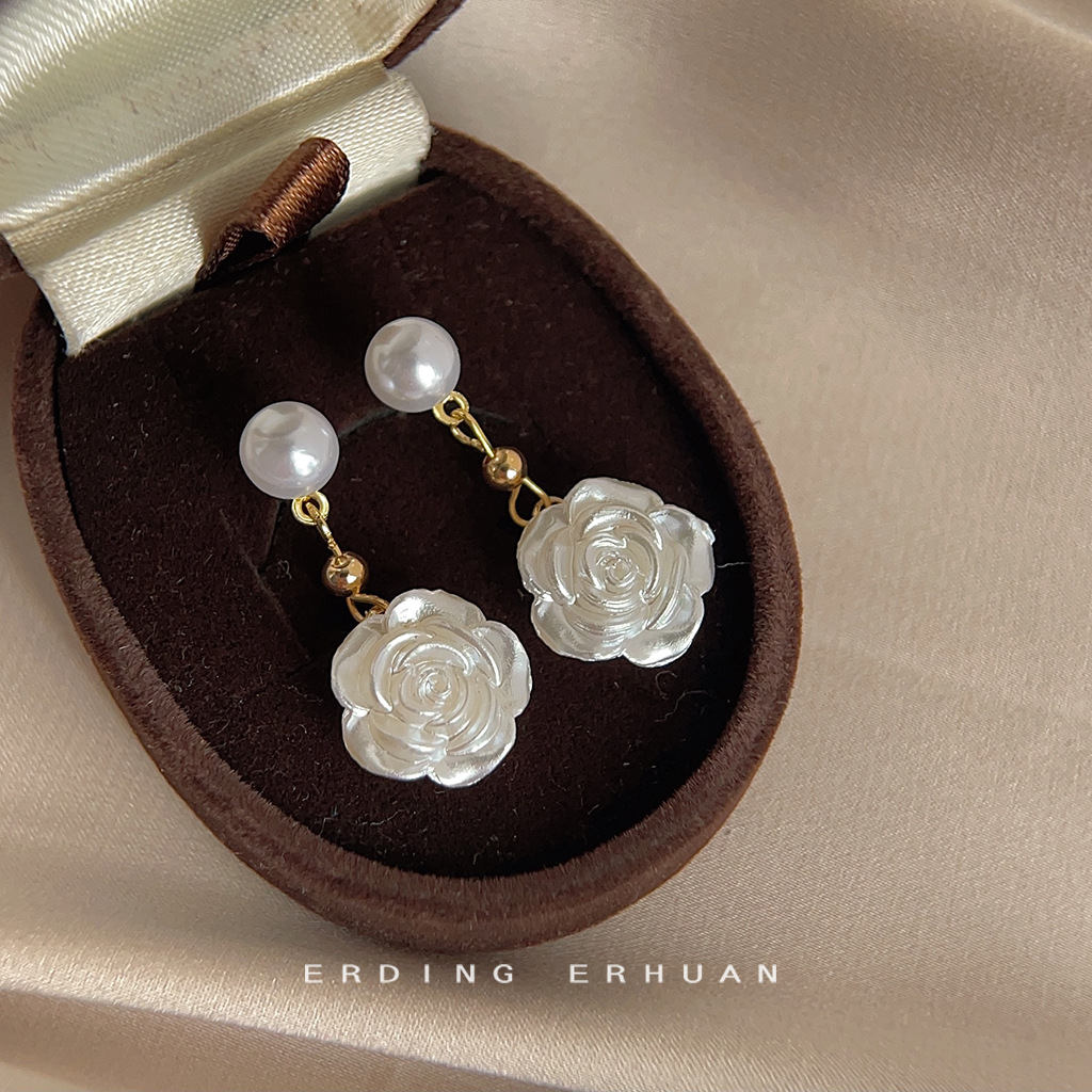 [Camellia]925 Silver Needle Handmade Design Sense Pearl Flower Stud Earrings for Women, Sweet Japanese and Korean ins Earrings Factory Earrings pic 3