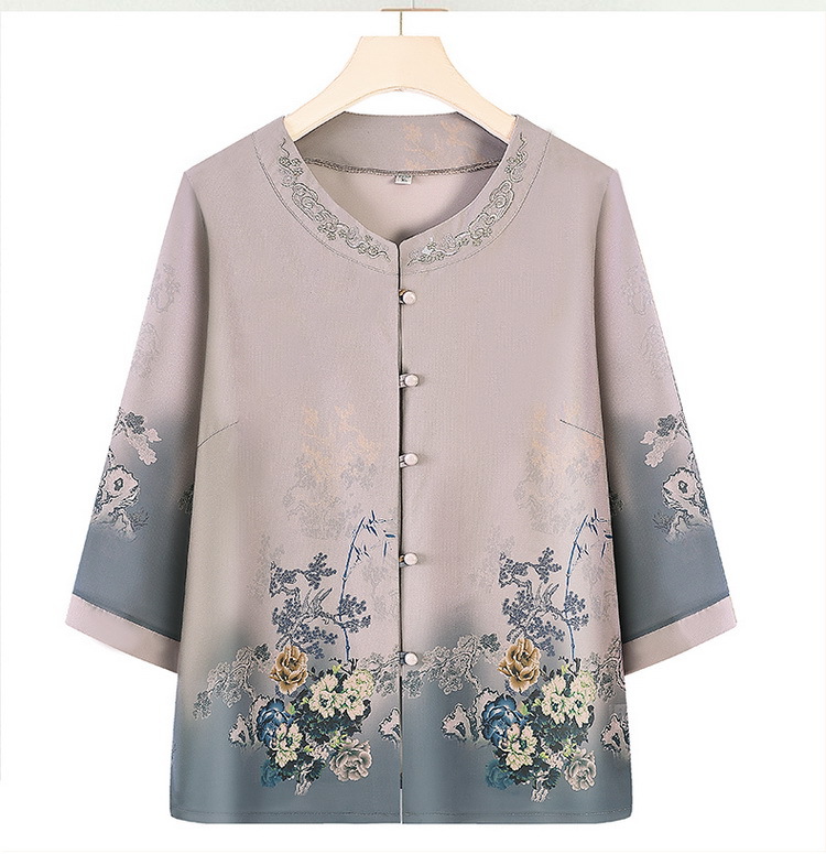 A purple embroidered sportswear top with a Chinese trend and black seven-point yoga pants for a slimming, breathable and casual look pic 19