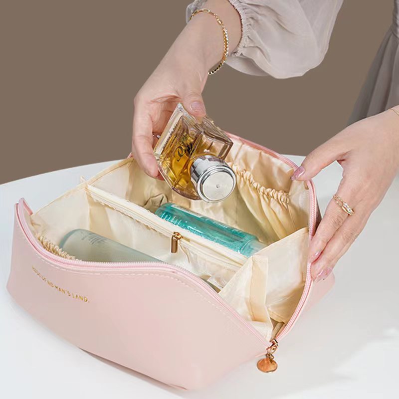 pu时尚便捷化妆包旅行收纳包大容量洗漱包手提高颜值枕头化妆包详情5