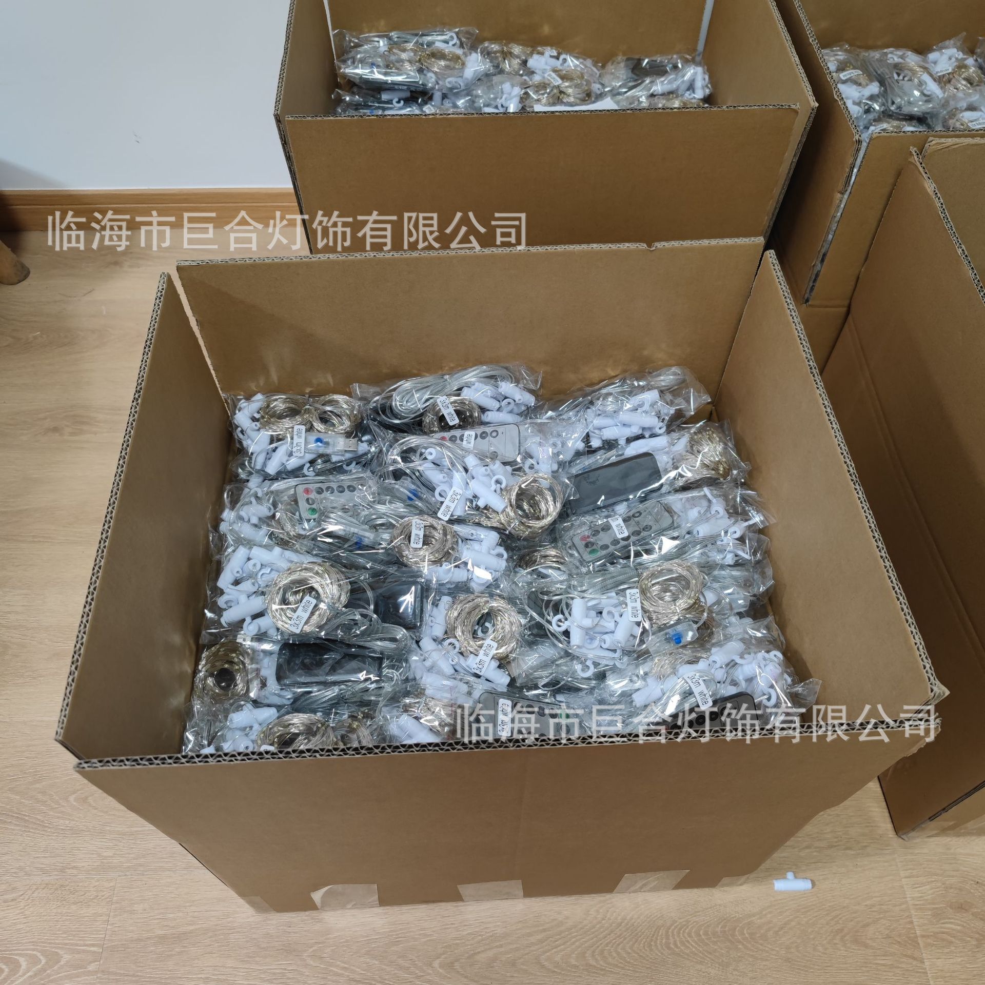 跨境亚马逊LED铜线灯窗帘灯串USB遥控3*3带挂钩圣诞婚庆卧室装饰详情9