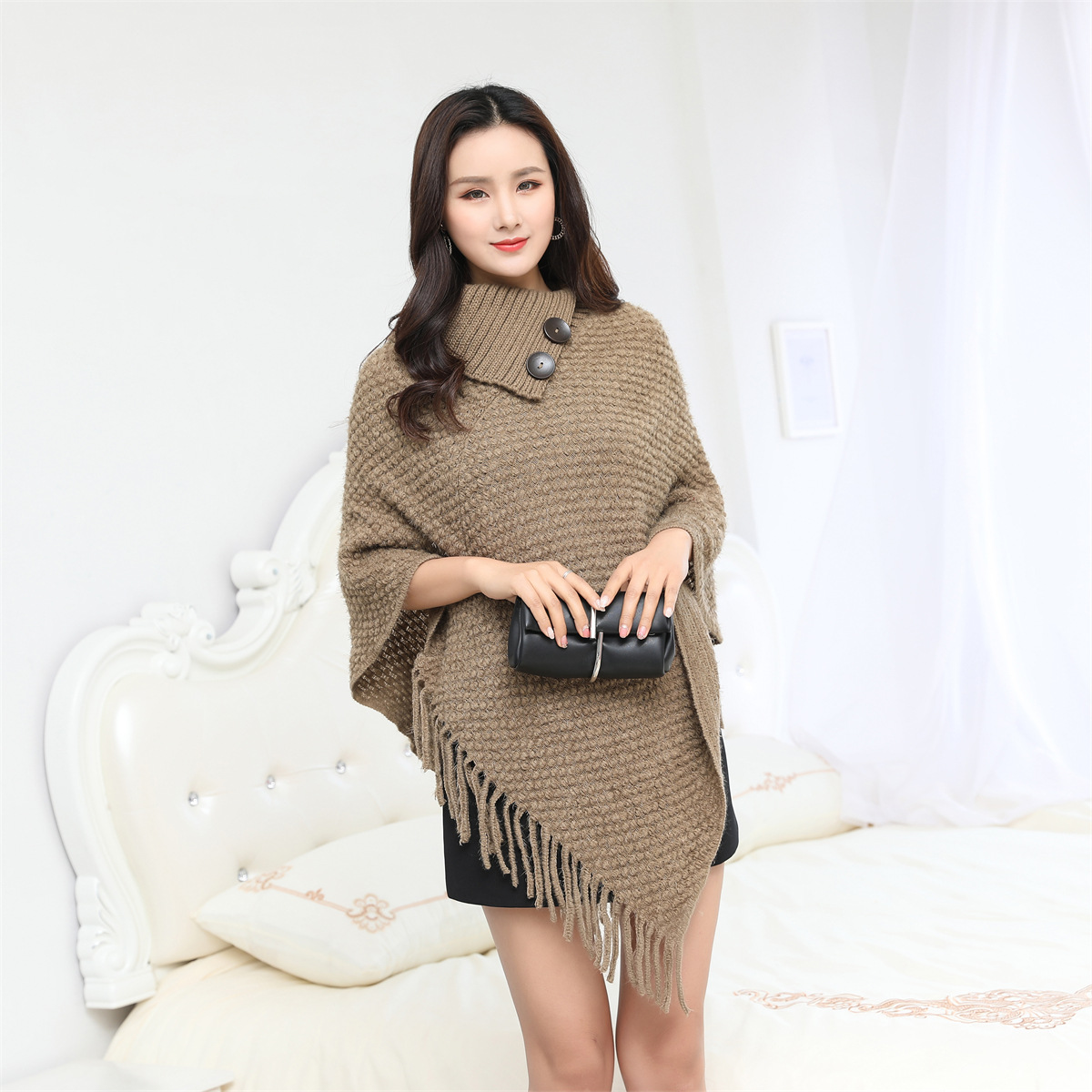 秋冬新款高领纽扣流苏女款斗篷披肩冬季保暖斗篷欧美时尚针织衫详情15