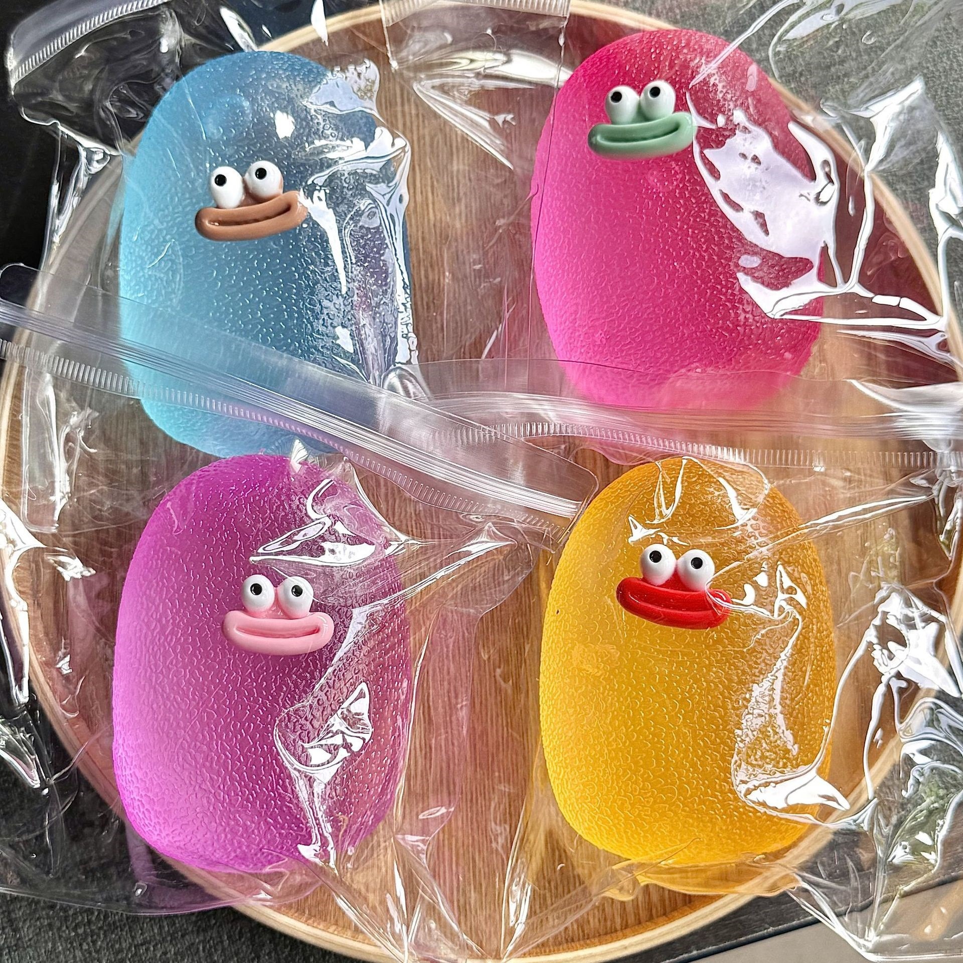 Big-eyed sausage-mouth stress-relieving toy, funny maltose creative stress-relieving pinch fun soft cartoon fun toy pic 7