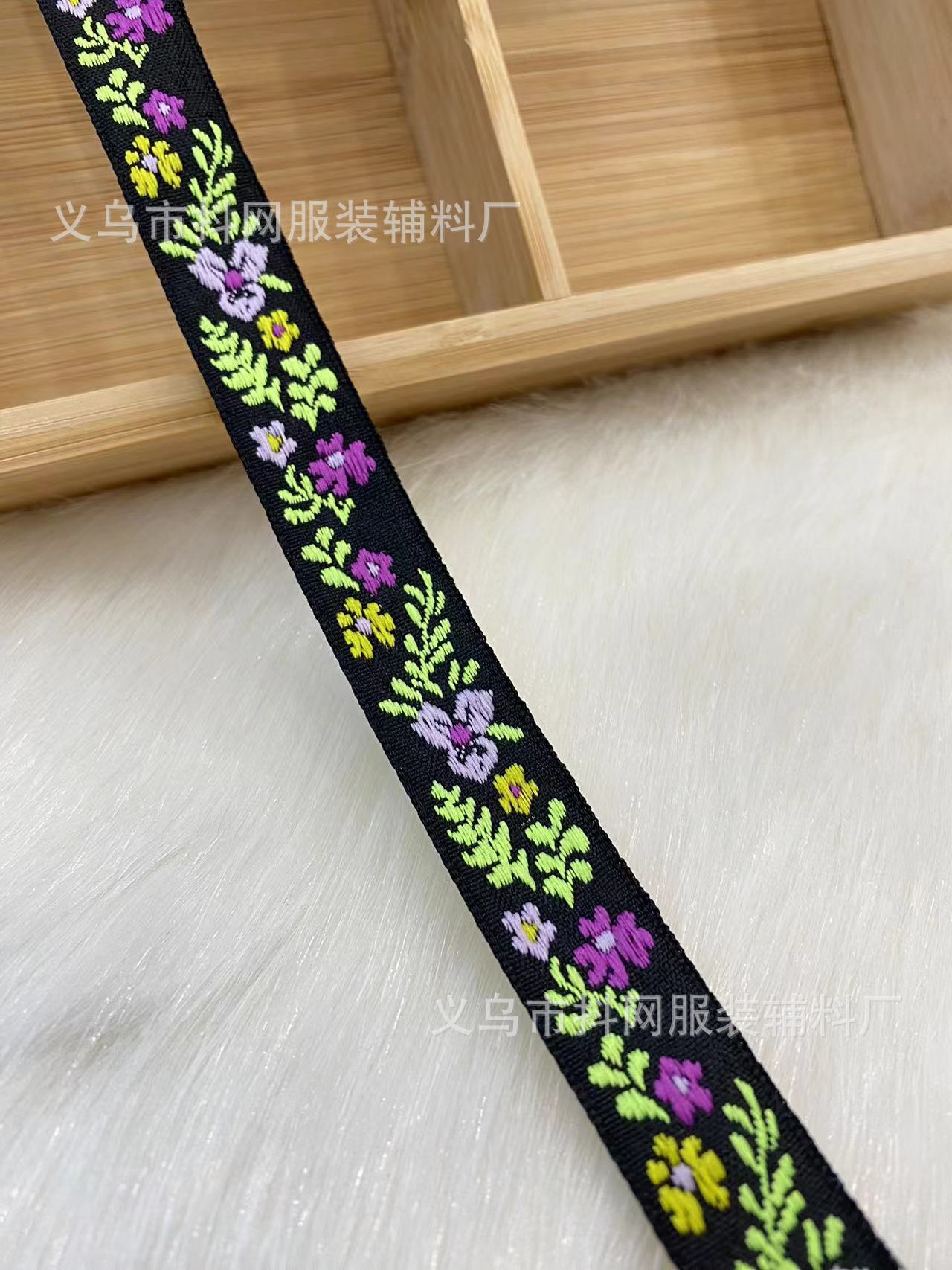 2cm花草提花刺绣织带发饰头饰演出服装辅料礼盒包装带详情5