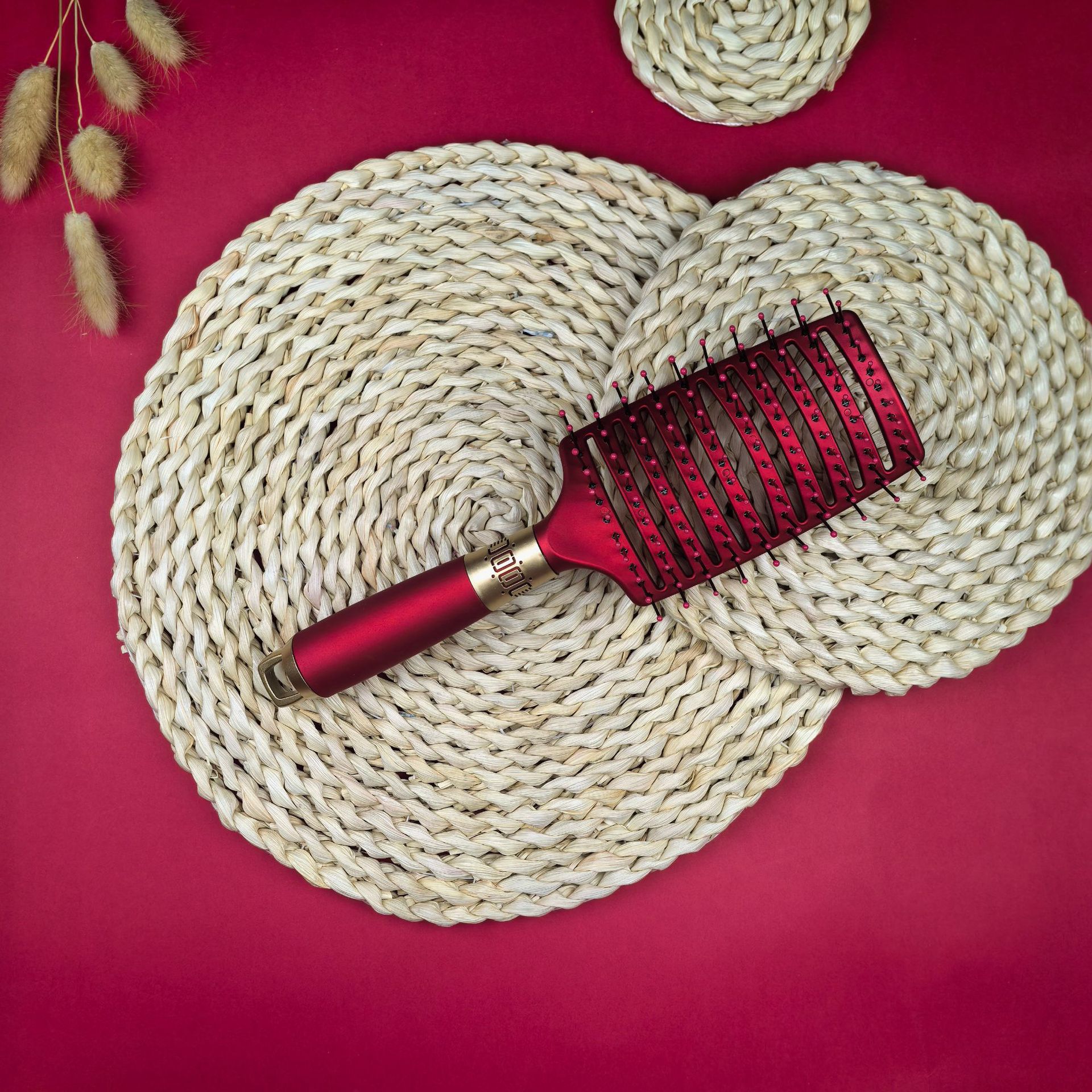 厂家批发女士气垫按摩梳方头气囊美发造型梳婚庆卷发梳红色高颅顶大弯梳详情5