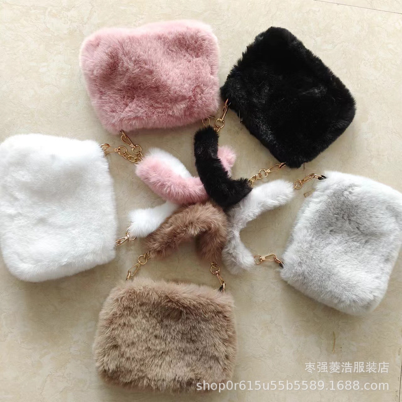 手提毛绒小方包女士单肩包包新款小众链条斜挎包时尚方包毛毛包详情23