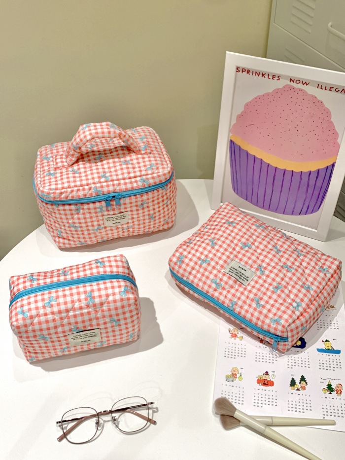 新款ins风格子化妆包大容量高级感可爱便携高颜值收纳包一个起批详情14