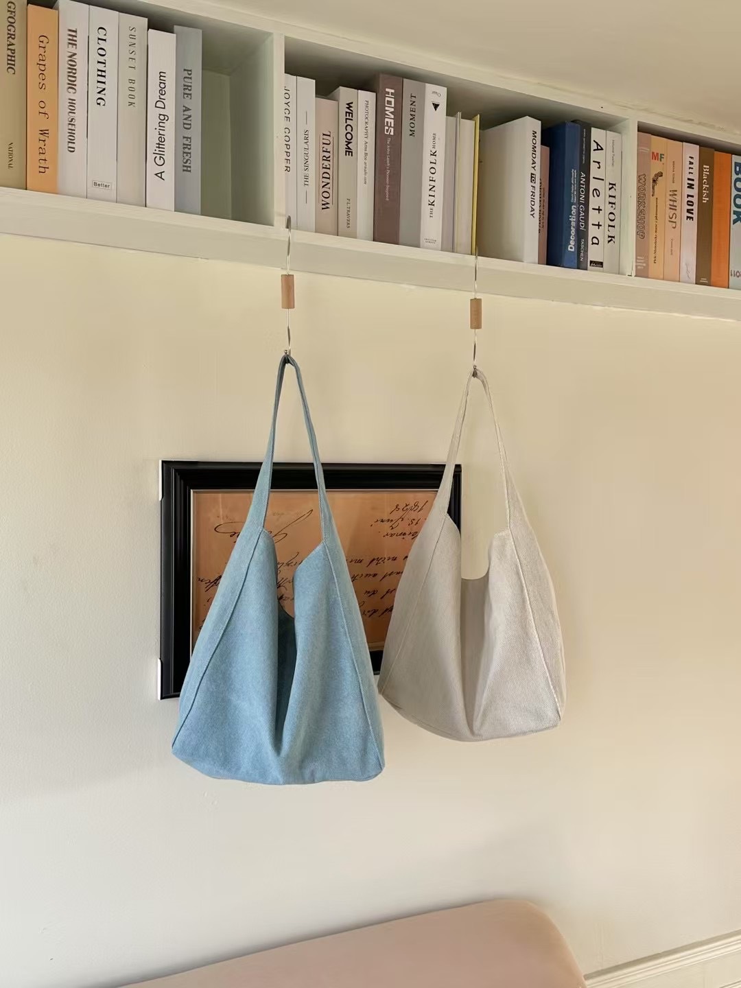 Niche design sense canvas bag, large-capacity Korean-style laid-back single-shoulder bag, 2025 commuter student underarm tote bag pic 11