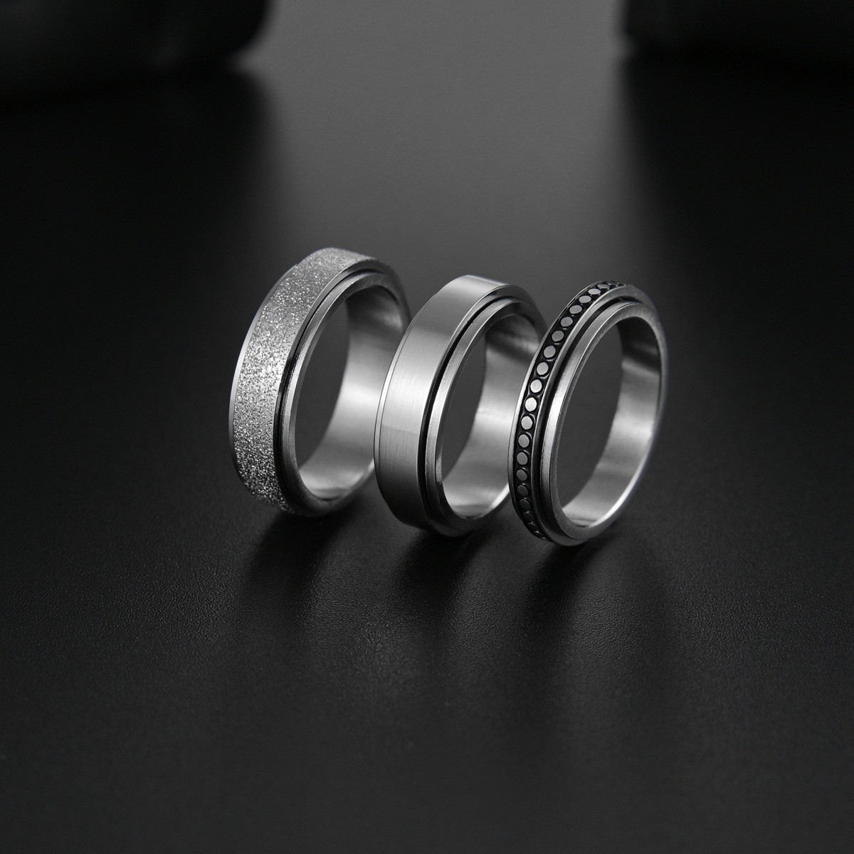 Amazon source Star Moon rotating titanium steel stress-relieving ring, standard US size cross-border jewelry wholesale pic 3