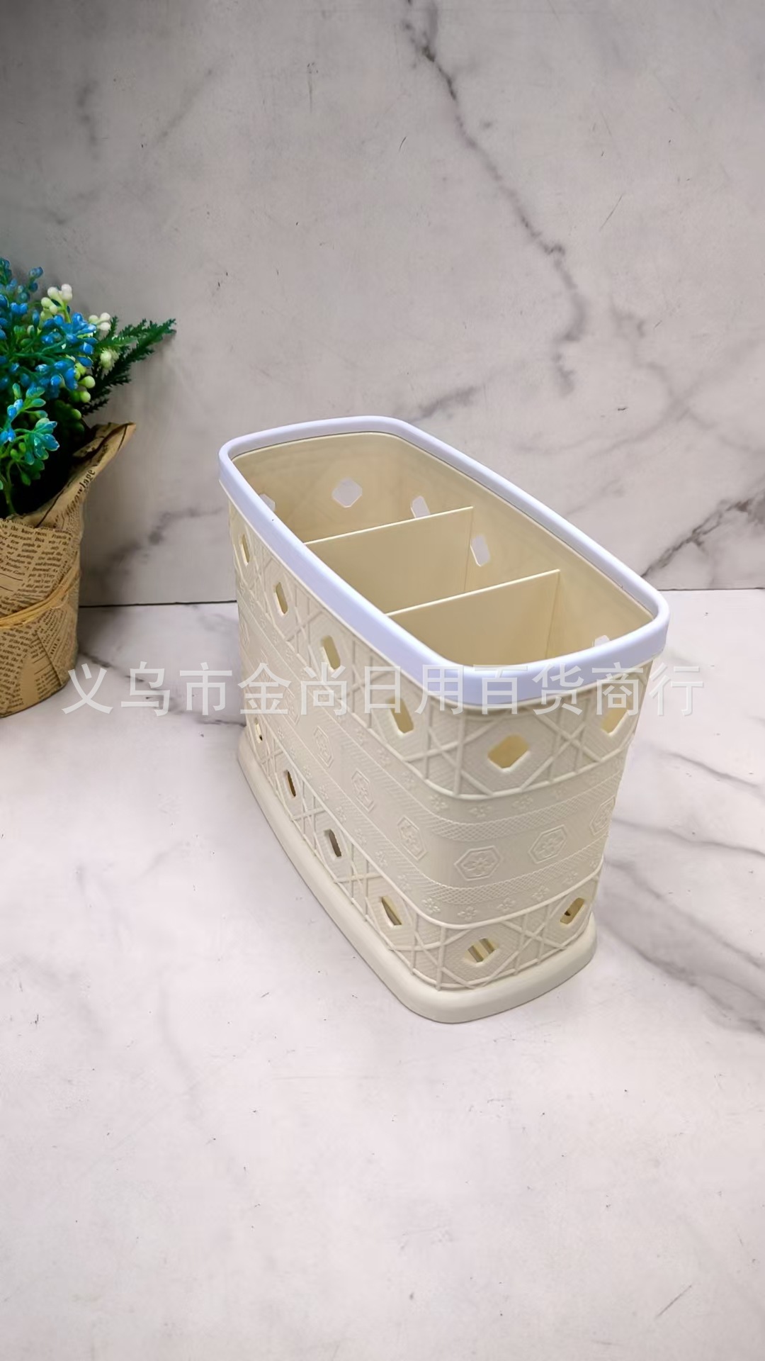 New diamond-shaped flower plastic three-compartment 筷笼 professional draining chopstick holder for kitchen and living room pic 3
