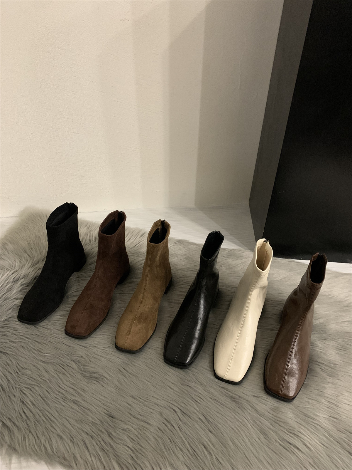 2024秋冬季新款极简软皮方头百搭低跟马丁靴女后拉链平底瘦瘦短靴详情4