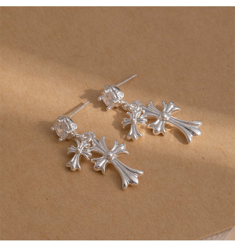 Sweet and cool style zircon silver cross stud earrings, a niche design sense, fashionable and individual earrings for women pic 5