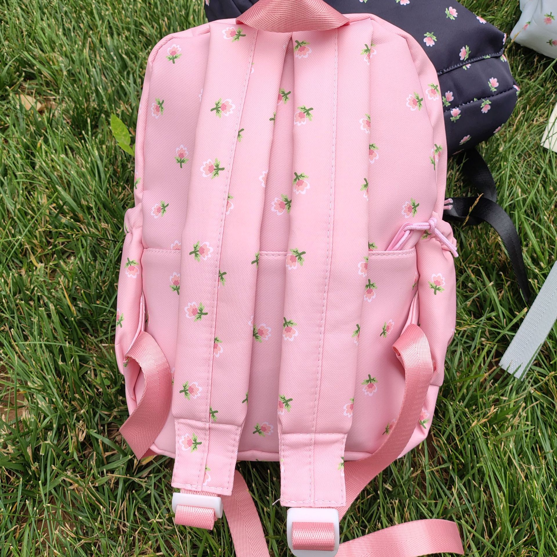 Small 2025 cross-border new style high appearance level artistic and casual primary school schoolbag, commuting and shopping small backpack pic 41