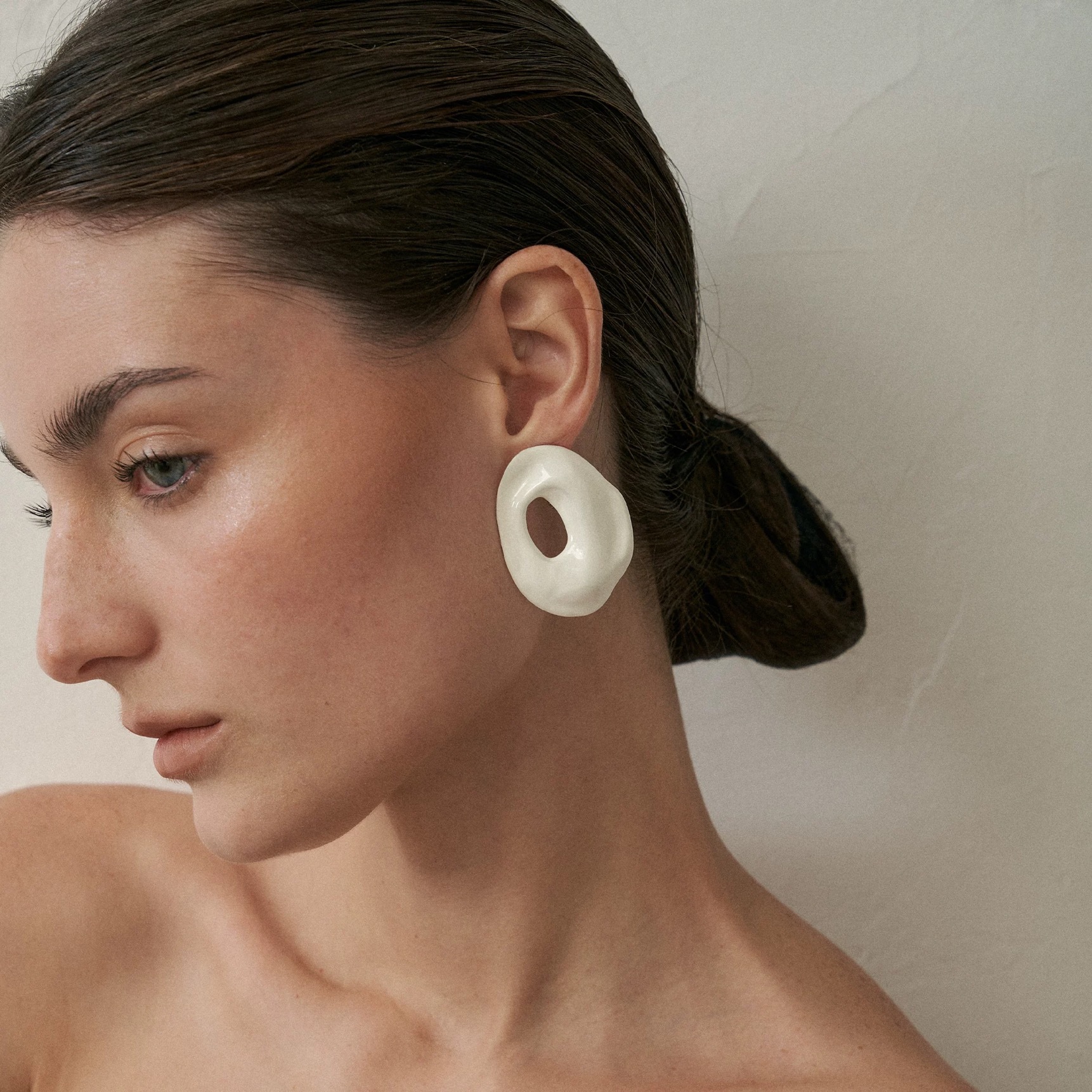 张小斐同款风穴大号简约耳钉女小众设计气质百搭S925银针珐琅耳环详情7