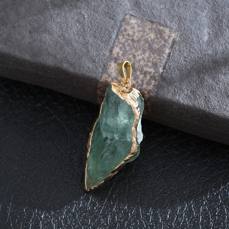 欧美跨境紫晶水晶吊坠项链天然水晶不规则水晶吊坠粉水晶镀金包边详情13