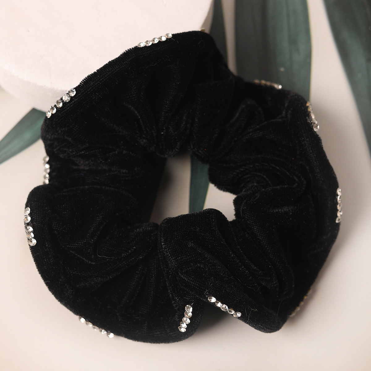 新款镶钻不倒绒发圈金丝绒带钻头饰盘发点钻绒布大肠圈韩版发饰详情9