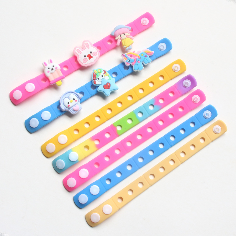 跨境DIY硅胶手环儿童洞洞手腕带子母扣可爱pvc软胶配件批发定制详情3