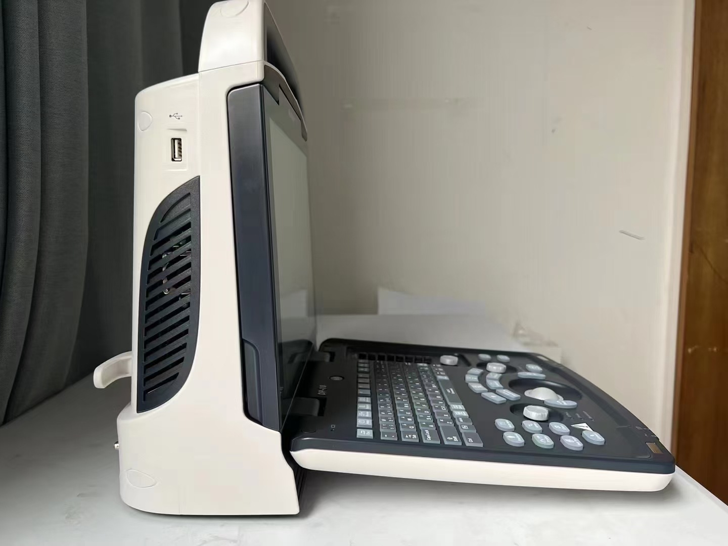 邁瑞醫(yī)用B超機DP-10全數(shù)字便捷式黑白超聲診斷系統(tǒng)搭配腹部探頭詳情11