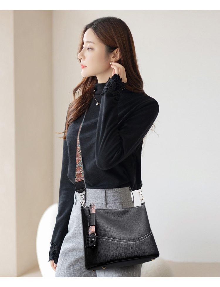 真皮流浪包女包头层牛皮包街拍新款潮时尚百搭三层软皮单肩斜挎包详情15