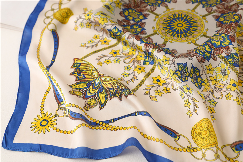 A 70cm small square scarf with Chinese trend printed patterns for women, fashionable clothing matching. The small silk scarf is an elegant autumn and winter scarf with flowers pic 3