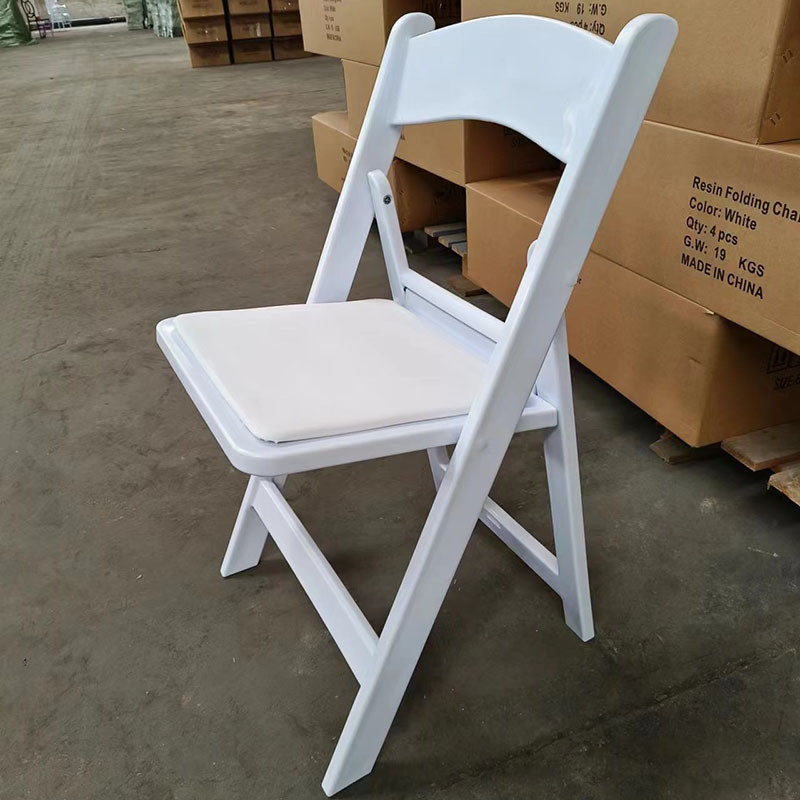 Star Factory wholesals wedding lawn plastic white folding chairs, Wimbledon chairs, and soft-padded chairs for wedding hotels and banquets pic 9