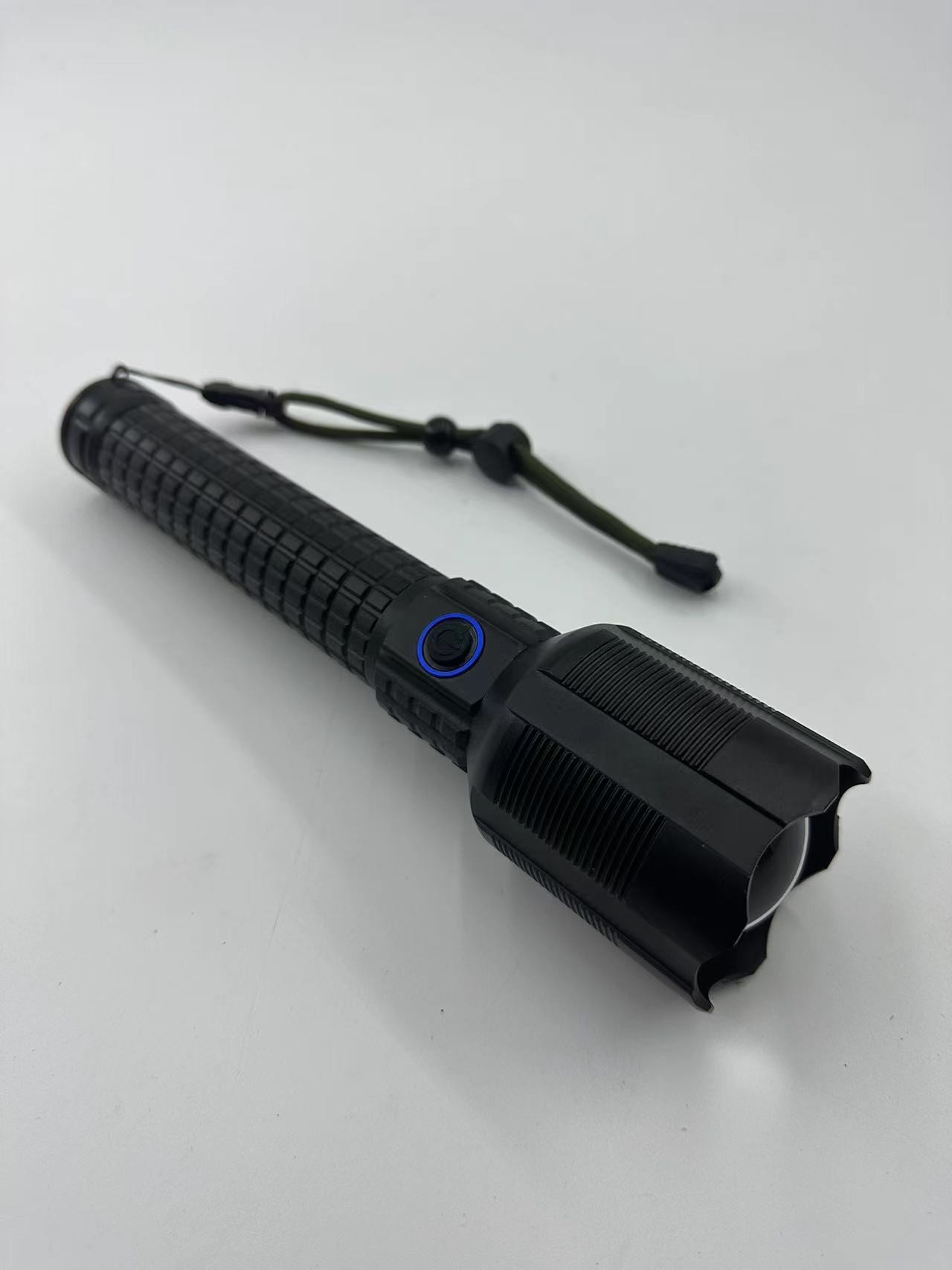 Cross-border high-intensity flashlight, quad-core telescopic zoom, battery level display, USB charging, outdoor long-range waterproof flashlight pic 7