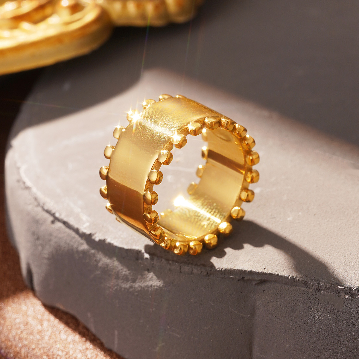 Cold and stylish stainless steel European and American ring, elegant lines, cross-border design, high-end feel, gold jewelry wholesale pic 38