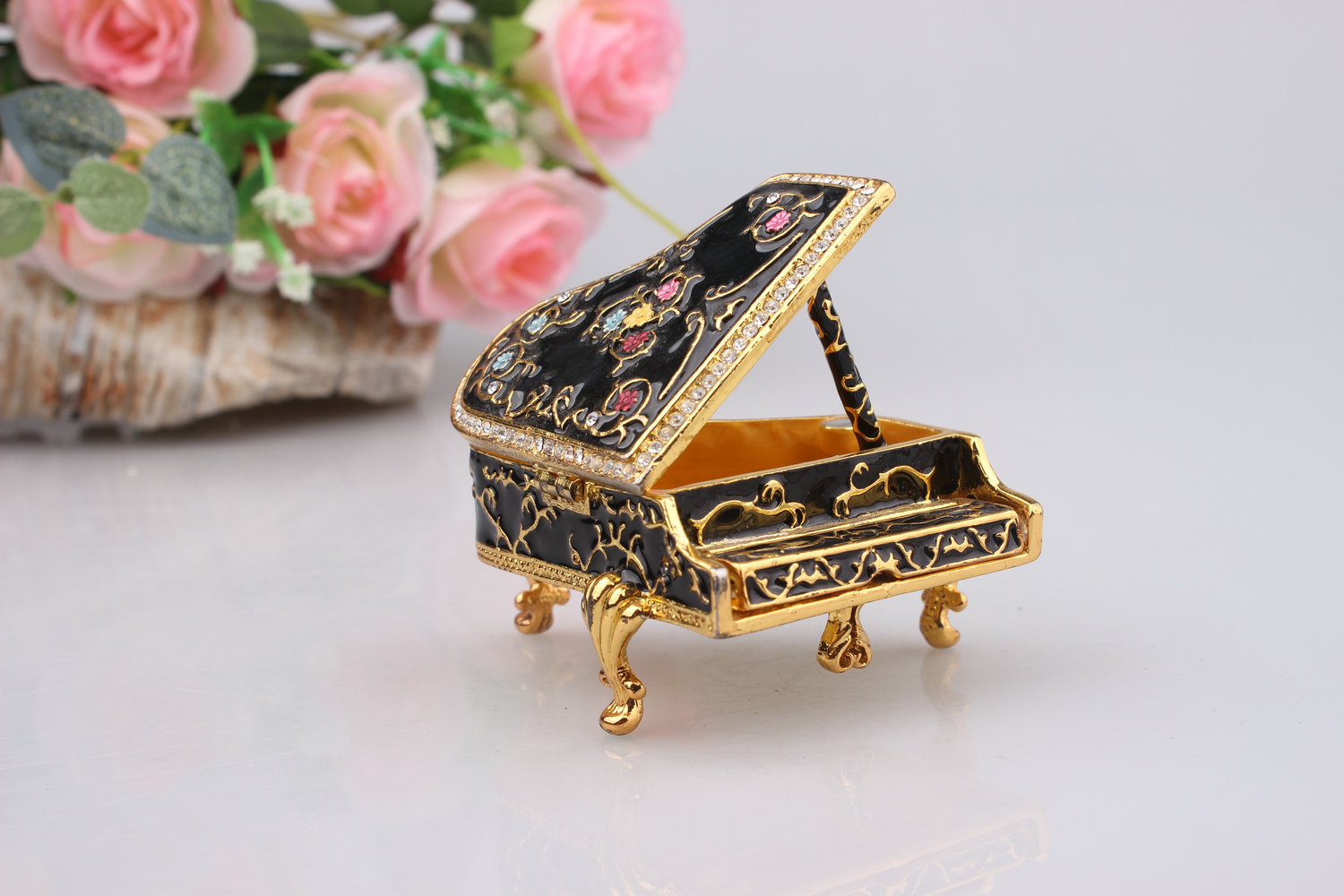 Metal enamel painted and diamond-encrusted piano small ornaments for sale, wholesale of small gifts, creative home desktop, light luxury decoration pic 12
