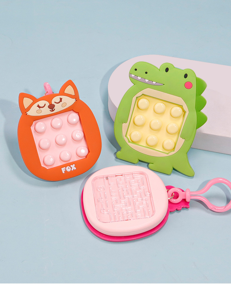 New cartoon stress-relieving toys, keychains, bags, pendants, mazes, puzzle toys, and wholesale stress-relieving toys pic 10