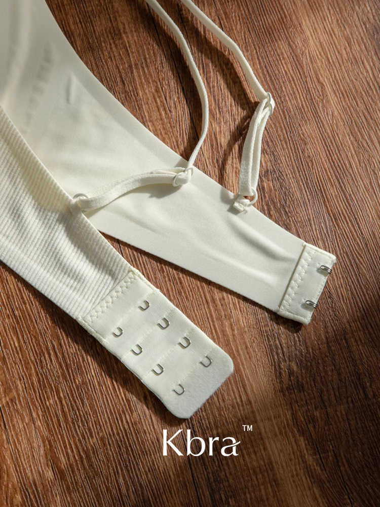 The frameless French deep V nude triangular cup bra for women, anti-sagging and beautiful back, gathers together. The summer thin bra is light and airy pic 8